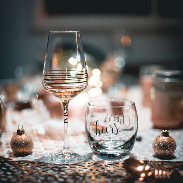 christmas party table setting christmas party table setting